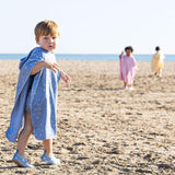 Poncho de playa con peces de Monnëka